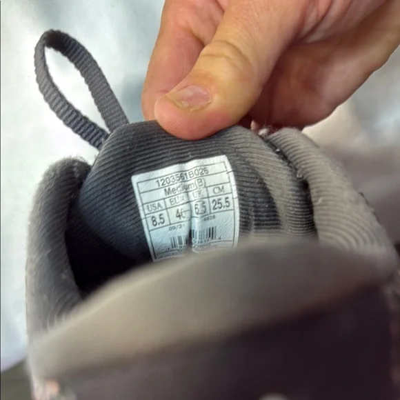 Brooks Ghost 14 Woman’s, size 8.5 Running Sneakers, Black/Pearl/Peach, Preowned - Picture 14 of 15